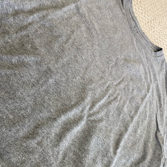 GAP Tee - Picture 4 of 4